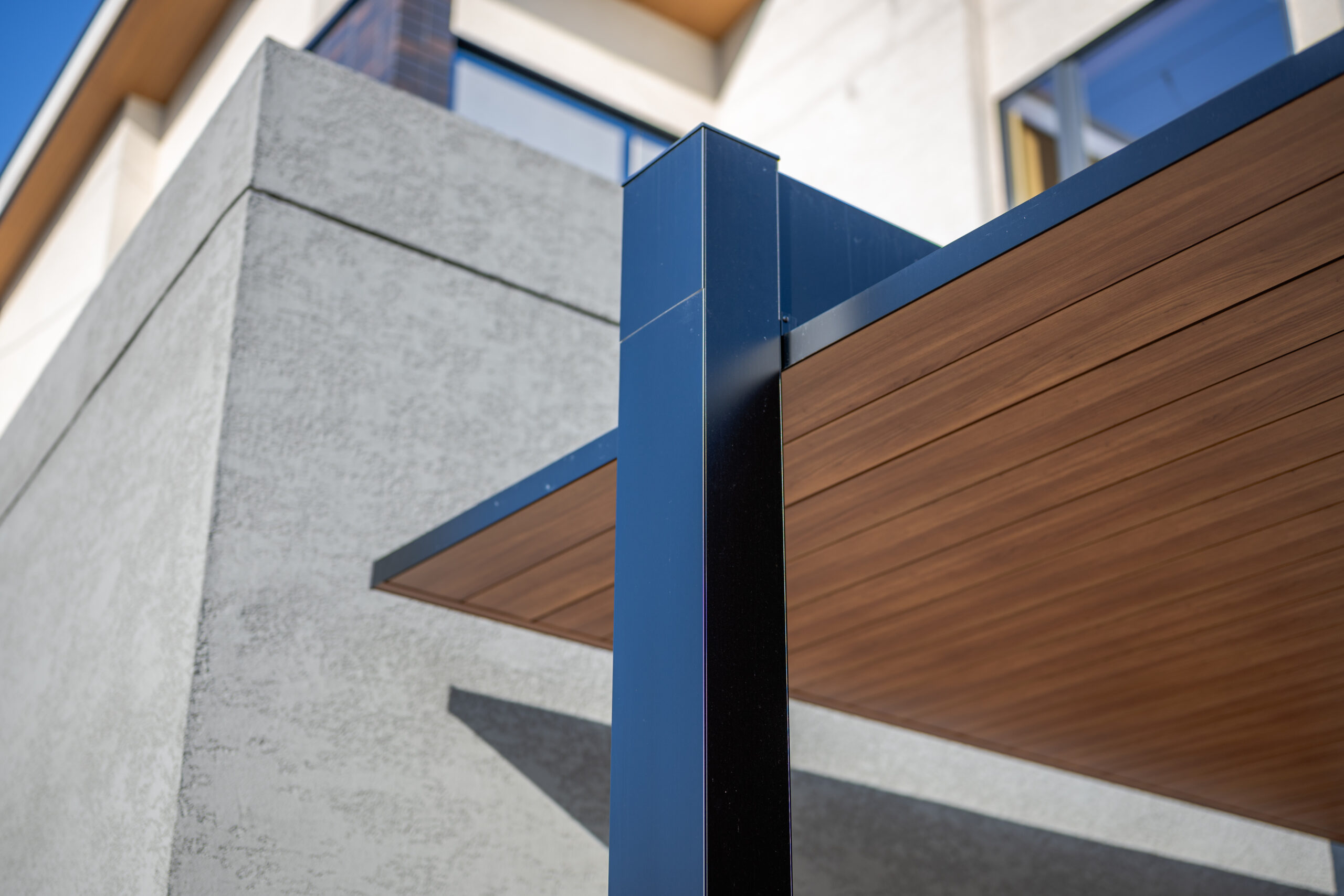 兵庫県　「帰るたびに、少し誇らしくなる家。」 三井ホームの邸宅に寄り添うモダンエクステリア