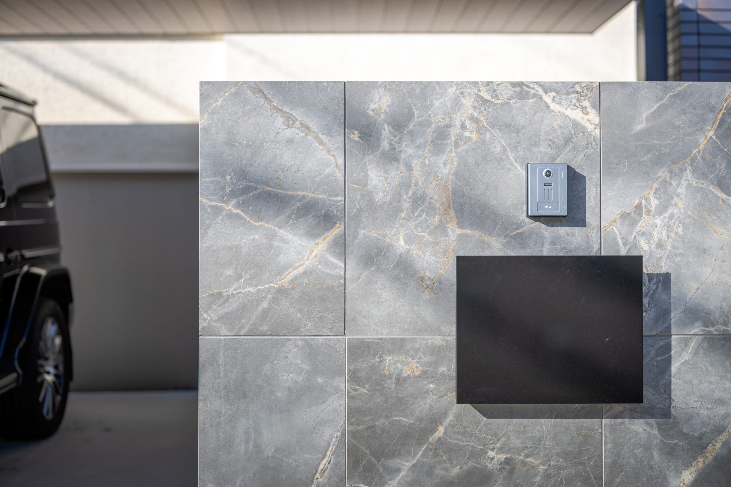 兵庫県　「帰るたびに、少し誇らしくなる家。」 三井ホームの邸宅に寄り添うモダンエクステリア