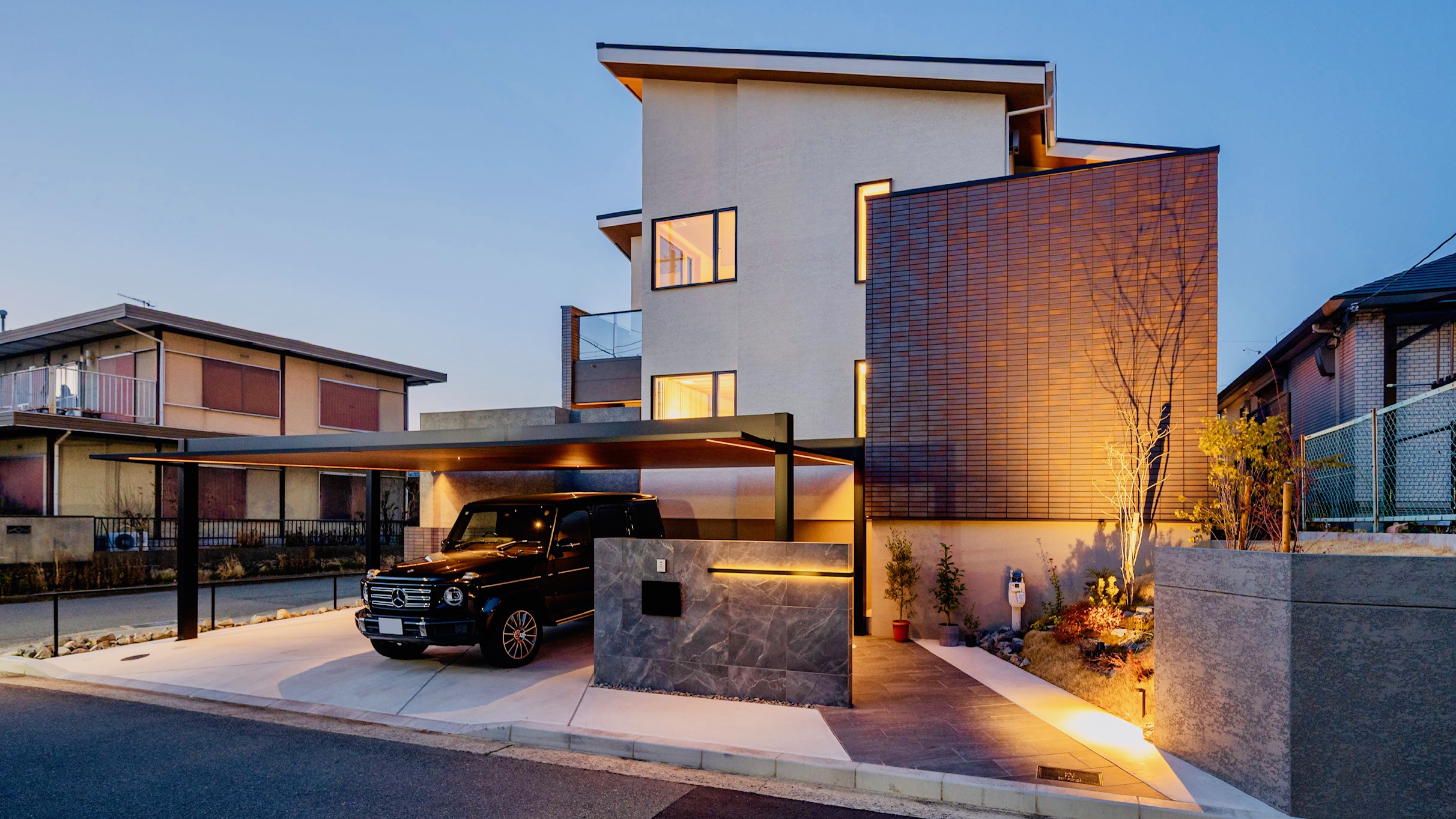 兵庫県　「帰るたびに、少し誇らしくなる家。」 三井ホームの邸宅に寄り添うモダンエクステリア