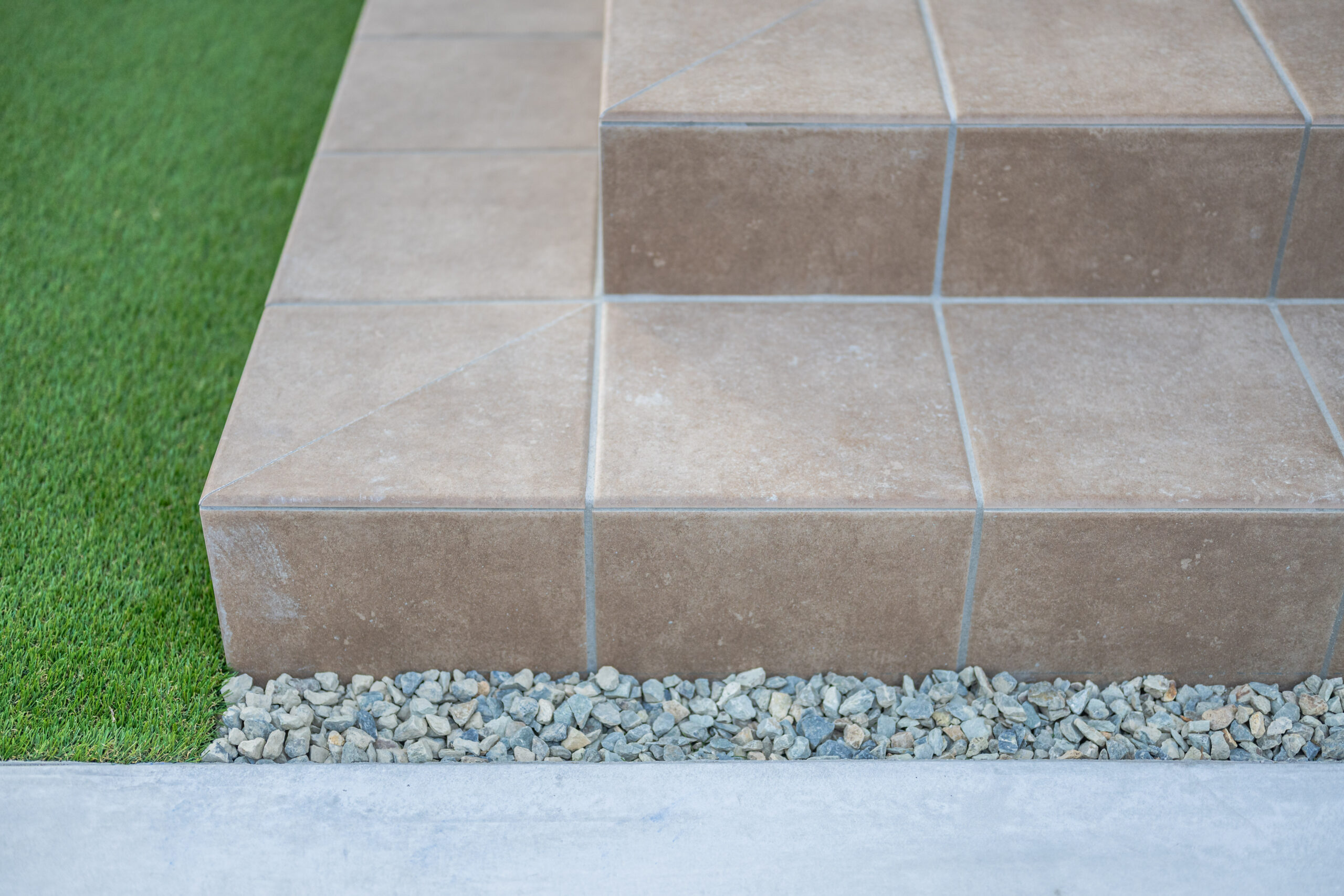 大阪府　穏やかさと端正さが調和する、平屋のためのモダンエクステリア