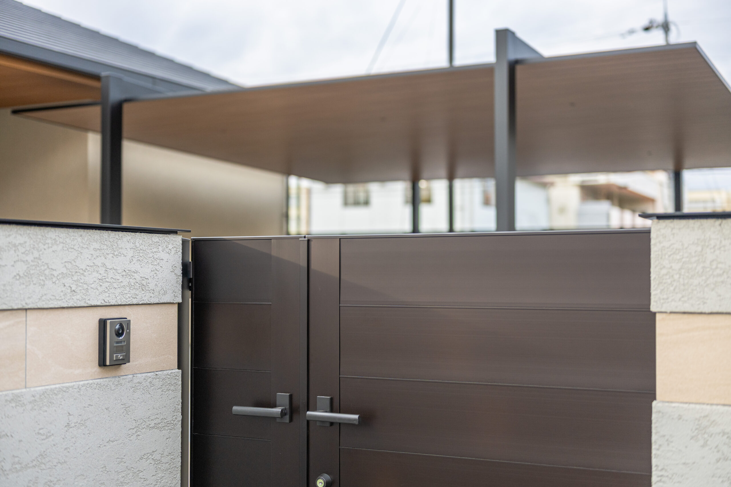 大阪府　穏やかさと端正さが調和する、平屋のためのモダンエクステリア