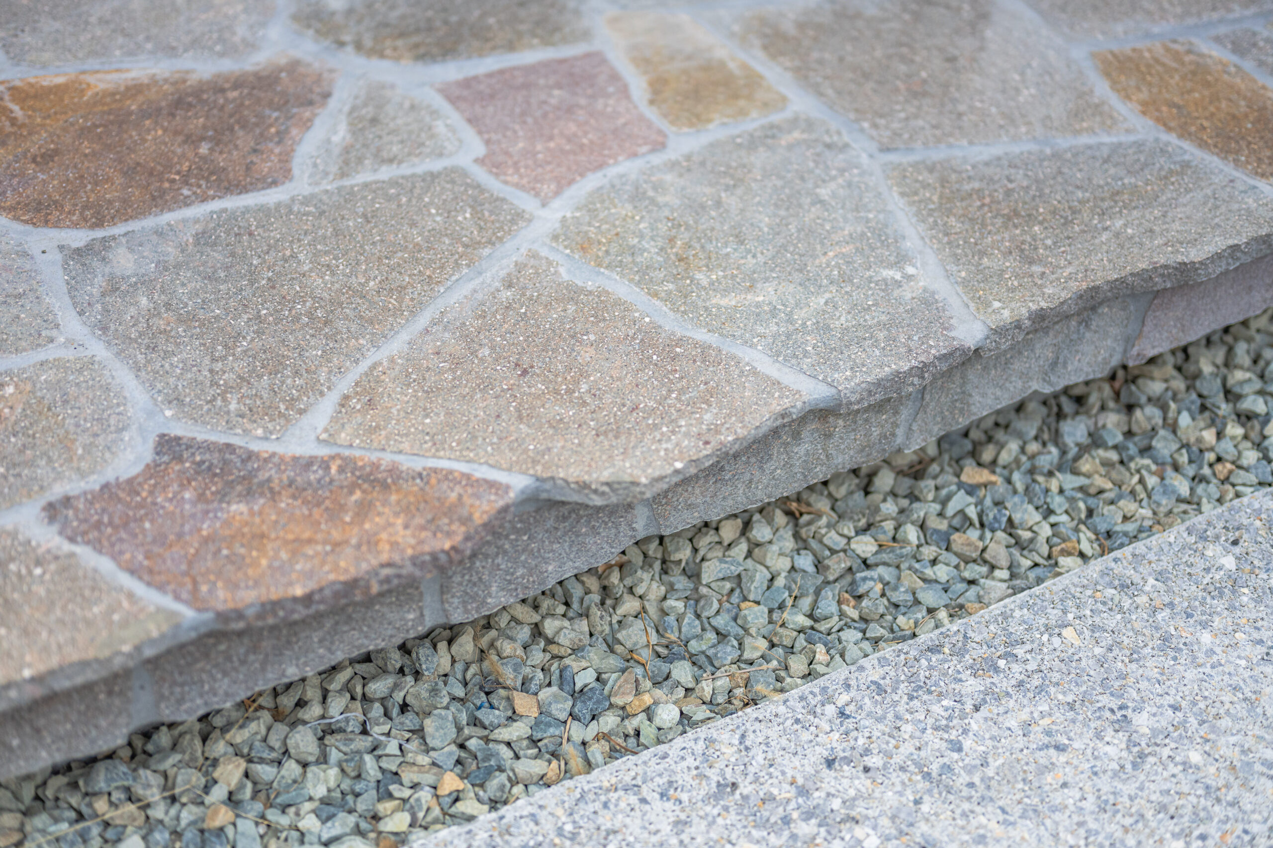 大阪府　穏やかさと端正さが調和する、平屋のためのモダンエクステリア