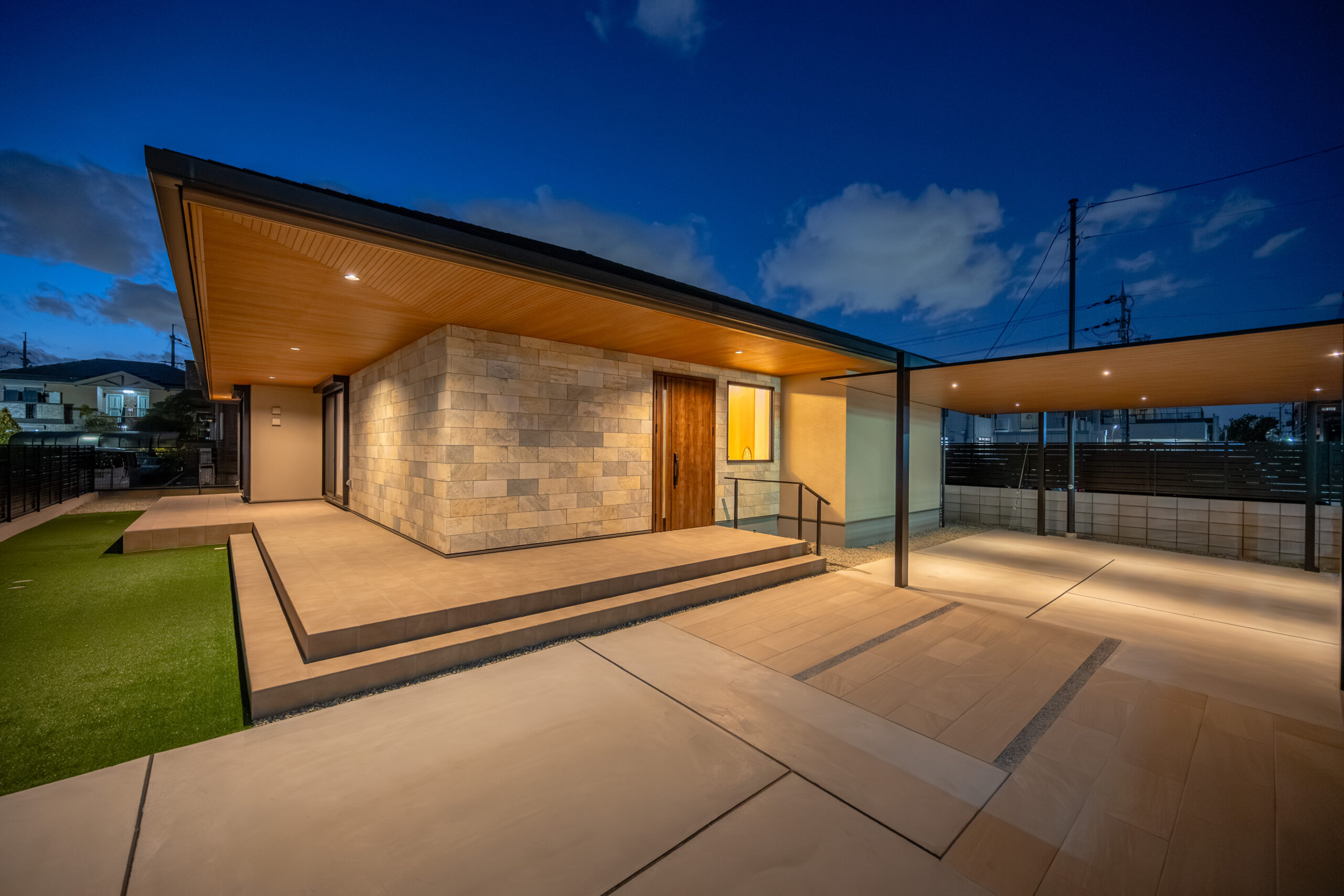 大阪府　穏やかさと端正さが調和する、平屋のためのモダンエクステリア