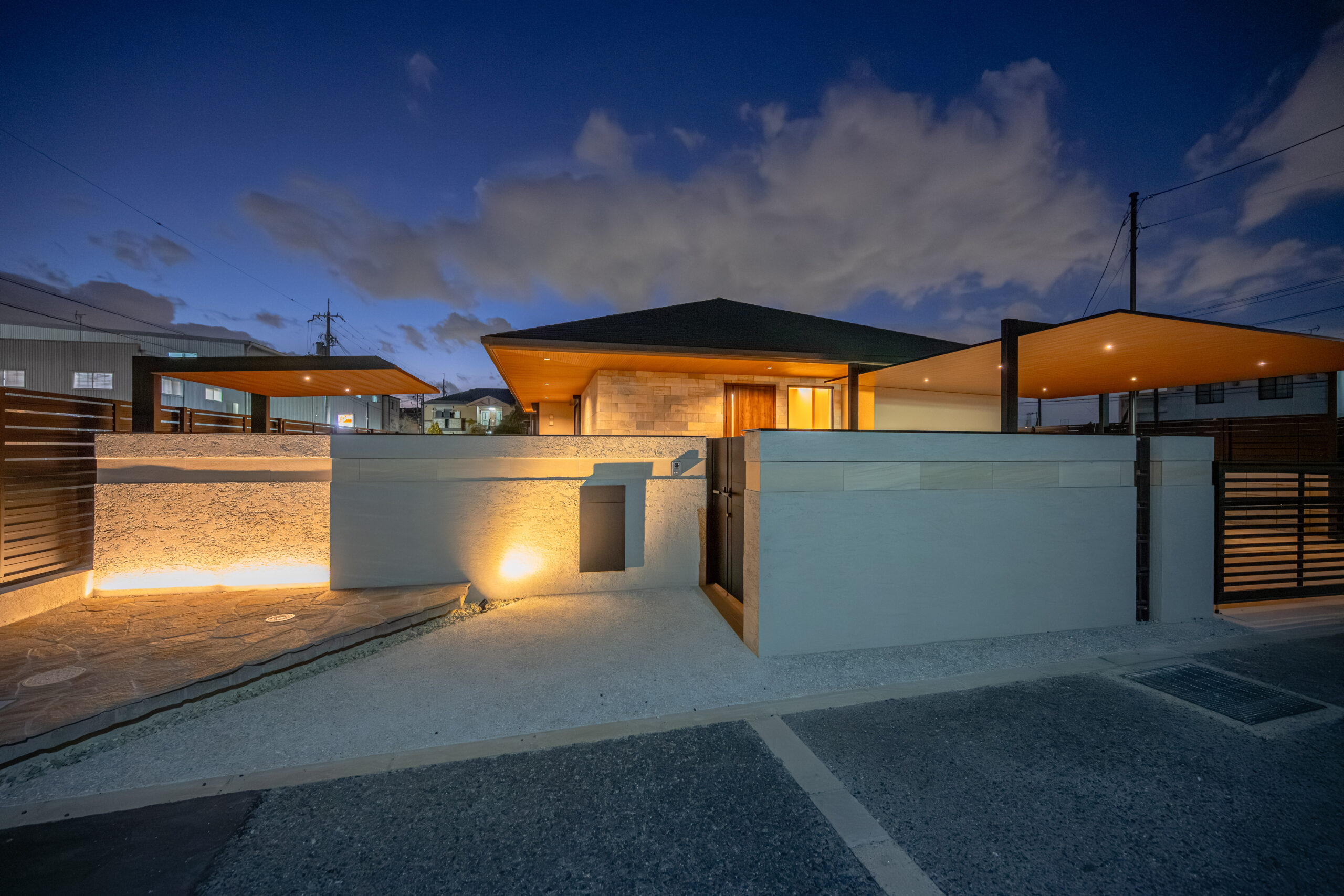 大阪府　穏やかさと端正さが調和する、平屋のためのモダンエクステリア