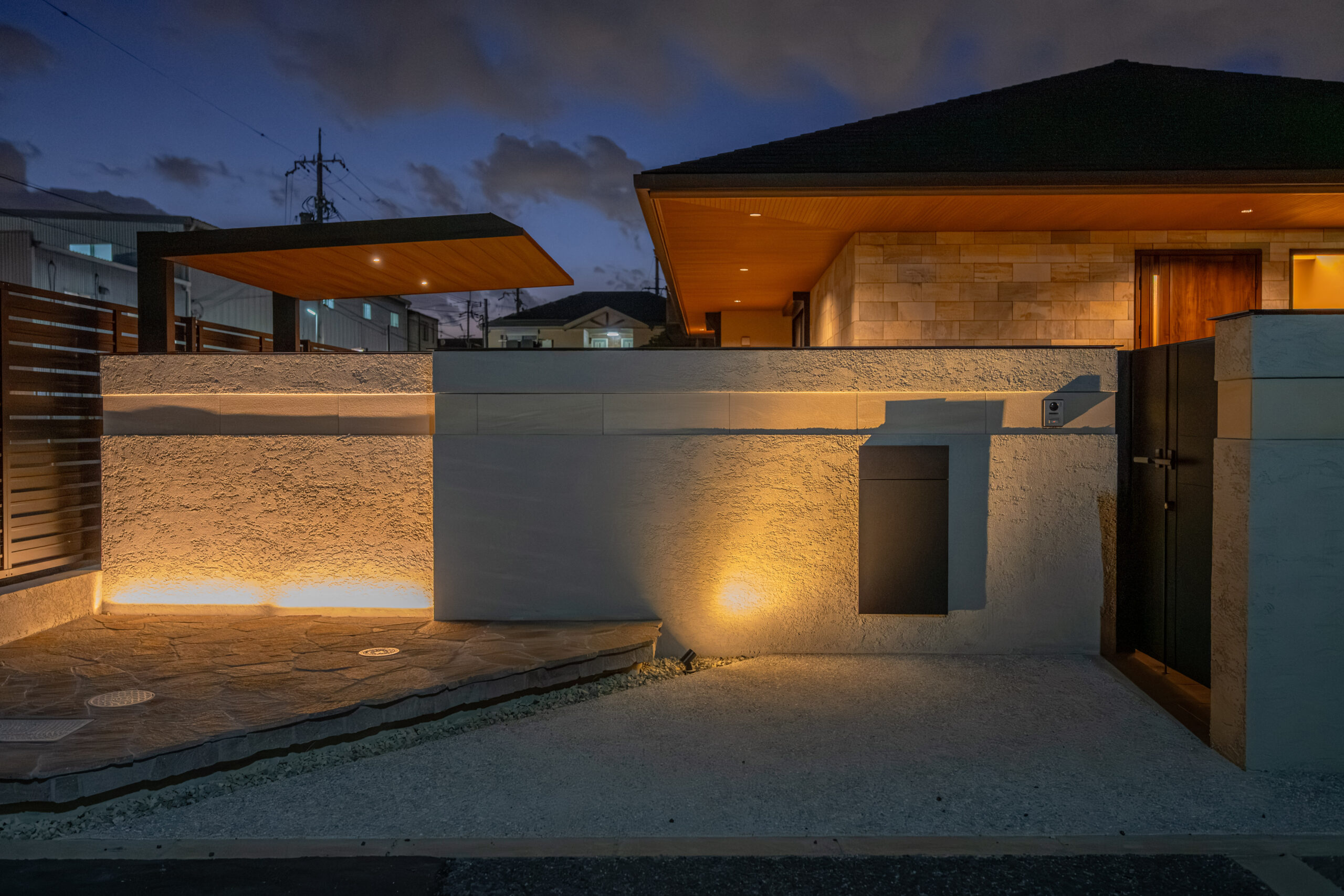 大阪府　穏やかさと端正さが調和する、平屋のためのモダンエクステリア