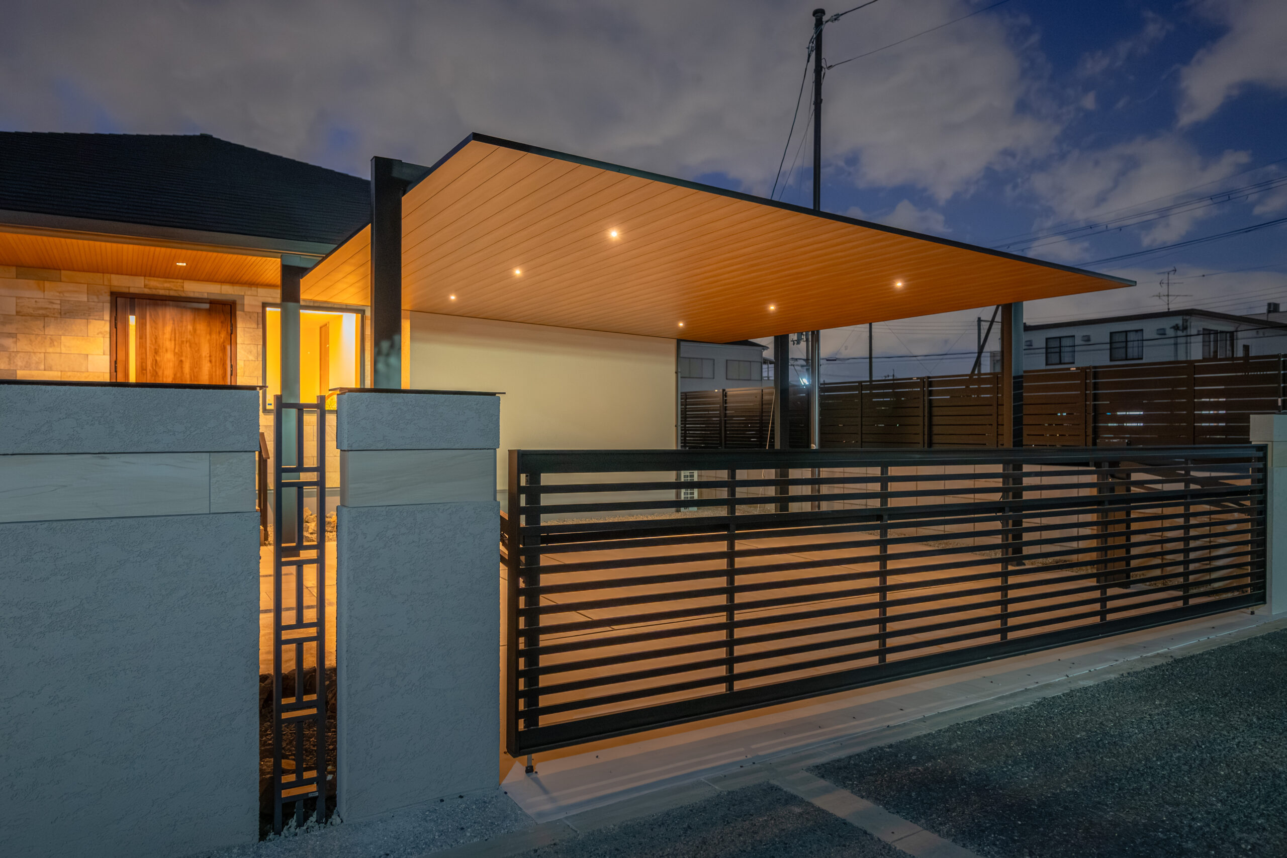 大阪府　穏やかさと端正さが調和する、平屋のためのモダンエクステリア