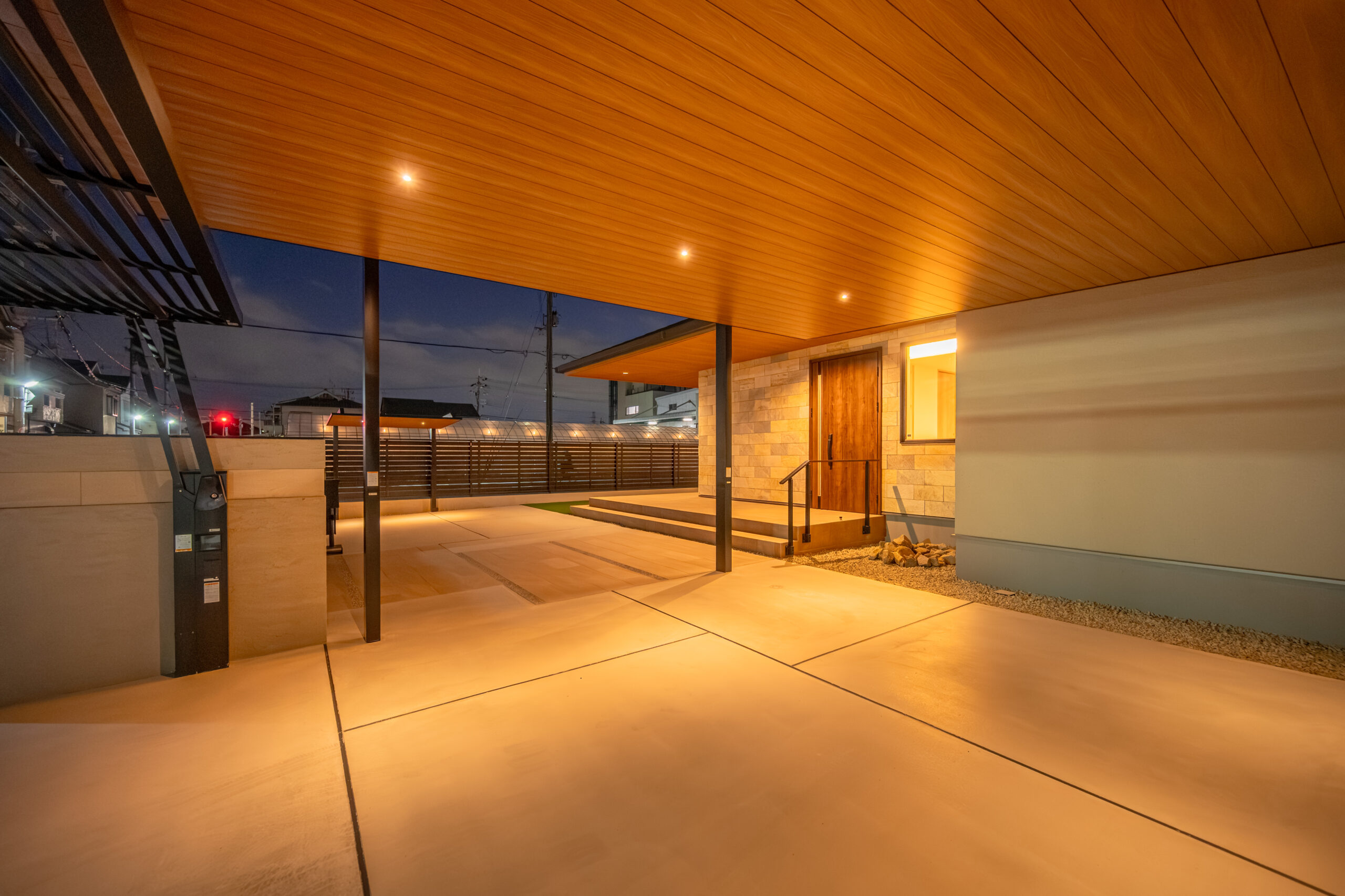 大阪府　穏やかさと端正さが調和する、平屋のためのモダンエクステリア