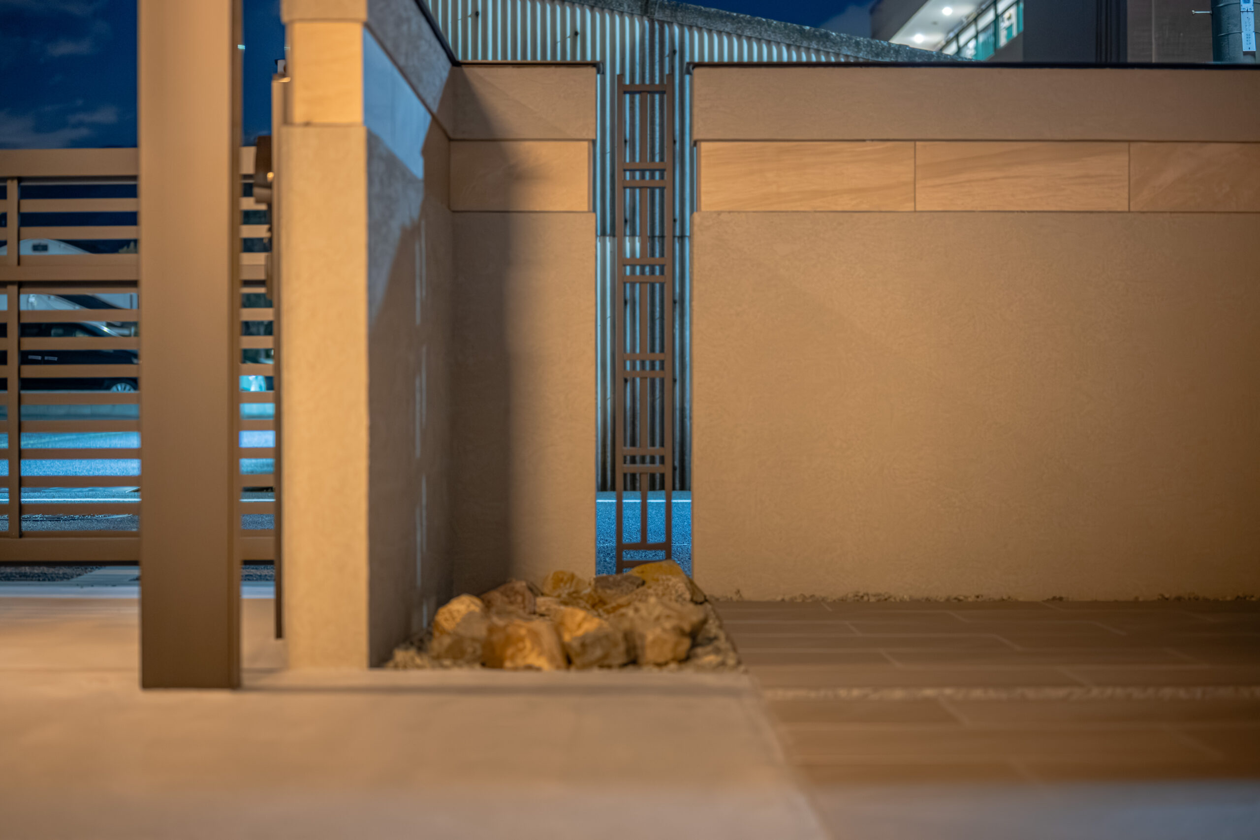 大阪府　穏やかさと端正さが調和する、平屋のためのモダンエクステリア