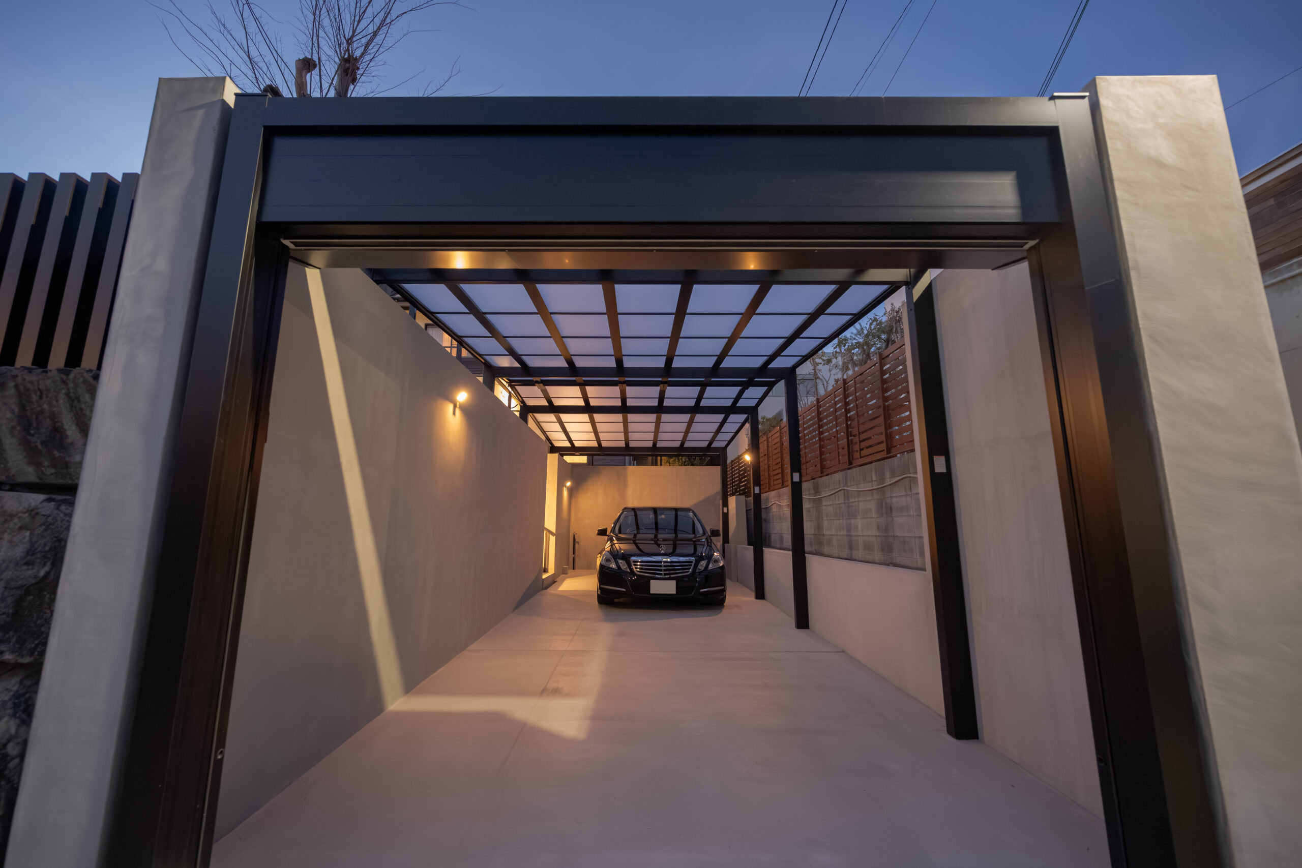 大阪府　継承と革新が織りなす邸宅美。石積みと植栽が時を繋ぐエクステリアリノベーション