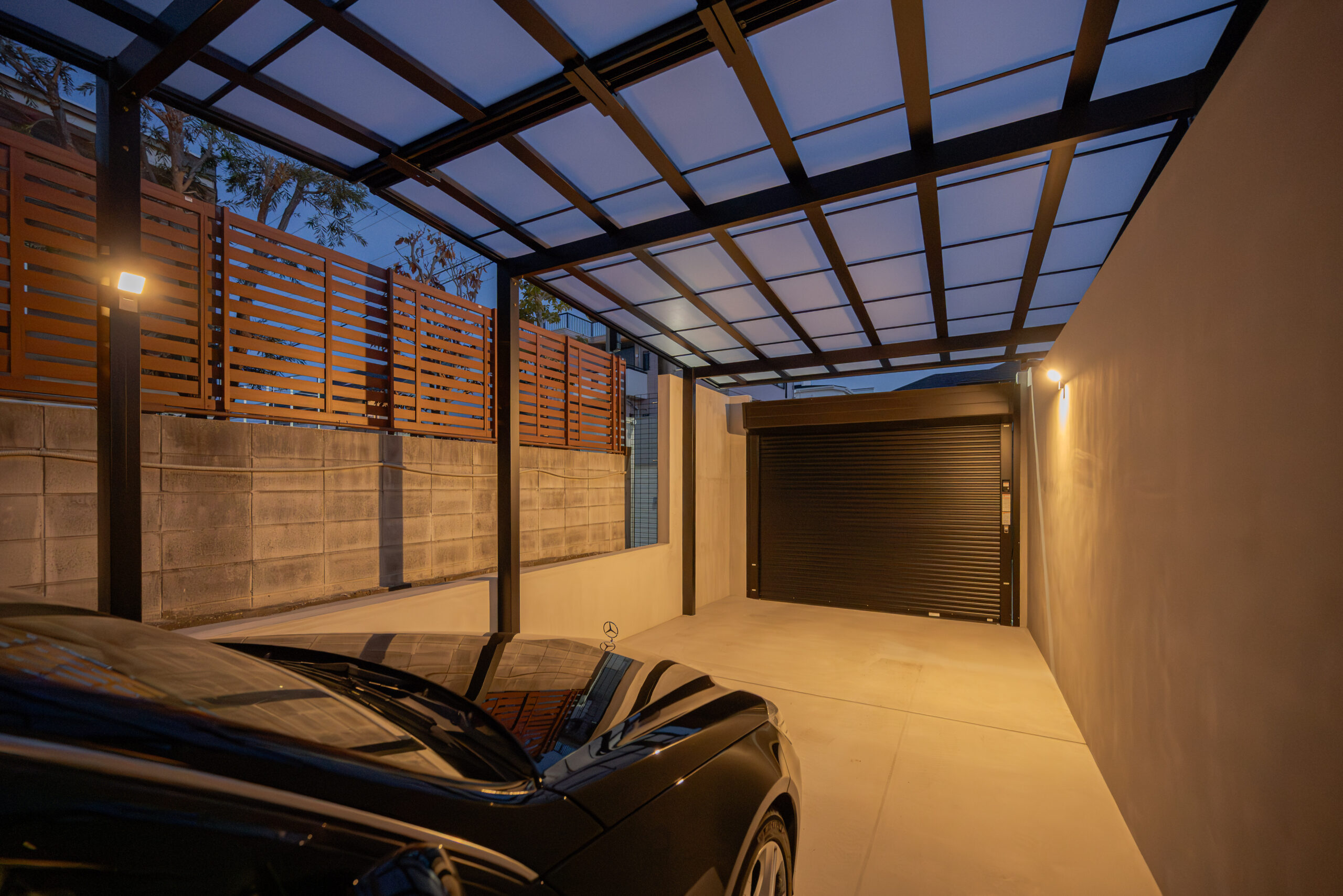 大阪府　継承と革新が織りなす邸宅美。石積みと植栽が時を繋ぐエクステリアリノベーション