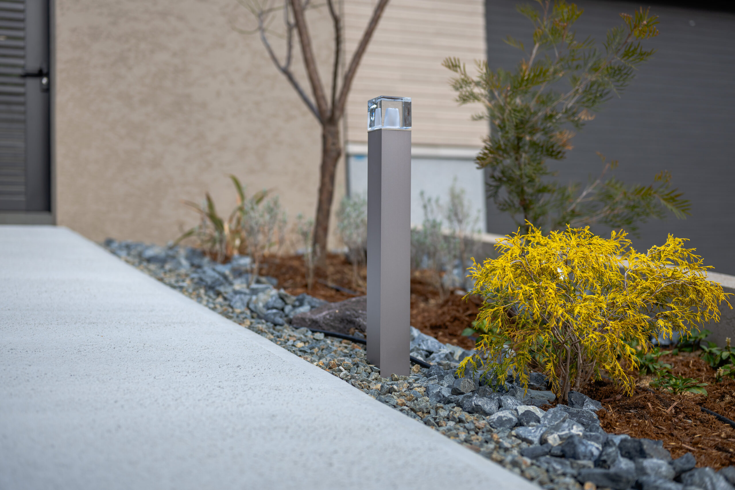 兵庫県　光をまとう、邸宅のエクステリアデザイン。—静かに品格が宿る外構美—