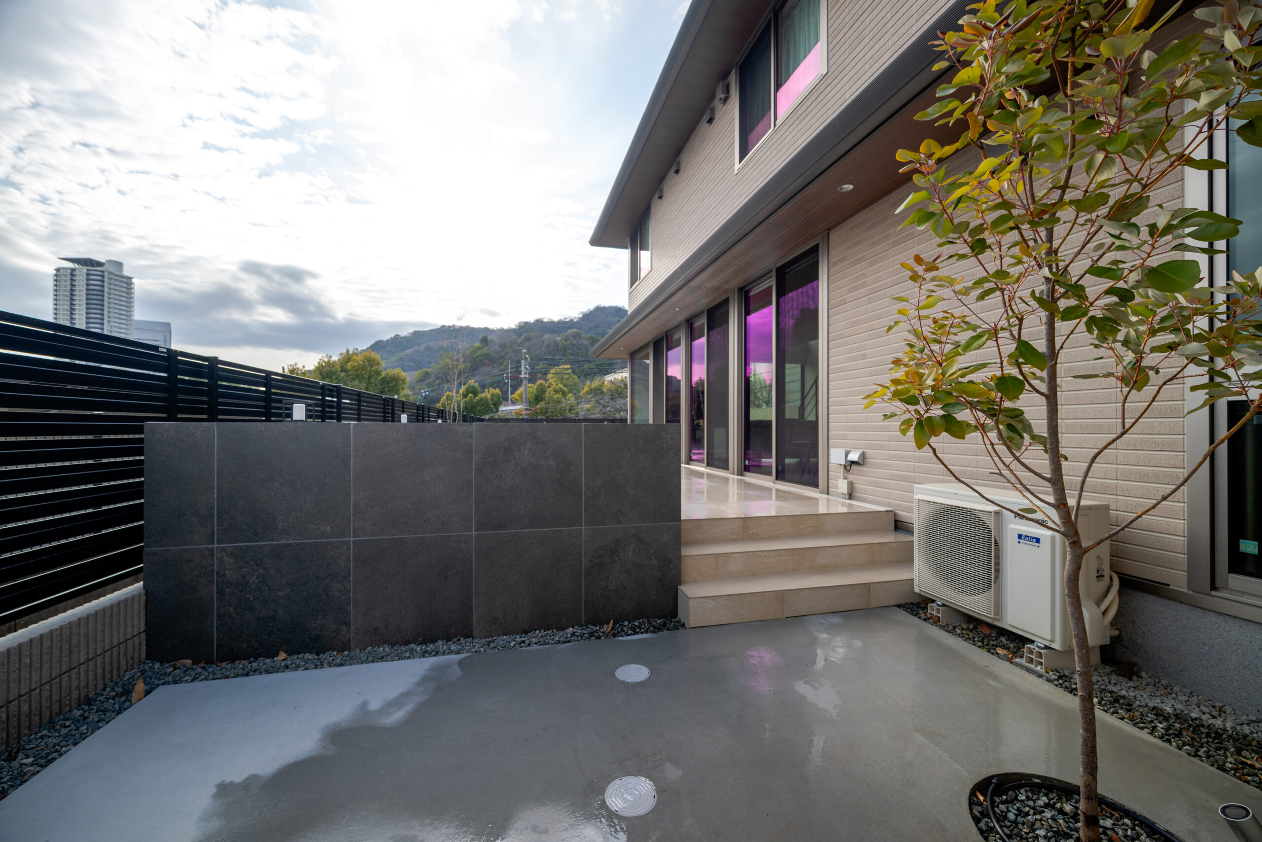 兵庫県　光をまとう、邸宅のエクステリアデザイン。—静かに品格が宿る外構美—