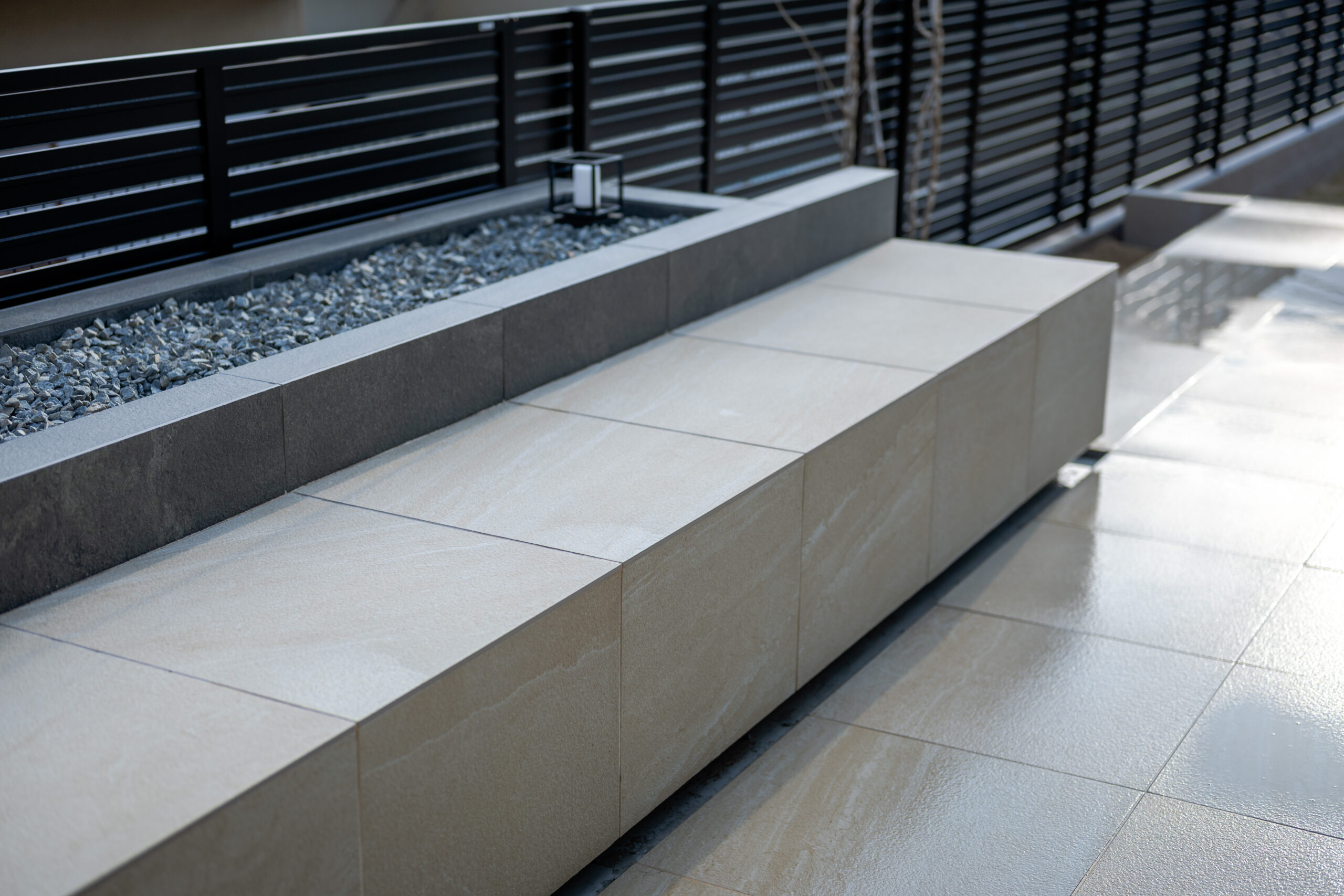 兵庫県　光をまとう、邸宅のエクステリアデザイン。—静かに品格が宿る外構美—